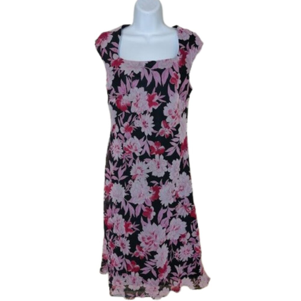 HOST PICK !!! Vintage Floral Dress Size 8 Petite
